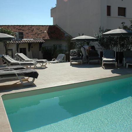 Brit Hotel Confort Le Revest Σαιντ-Μαξίμ Εξωτερικό φωτογραφία