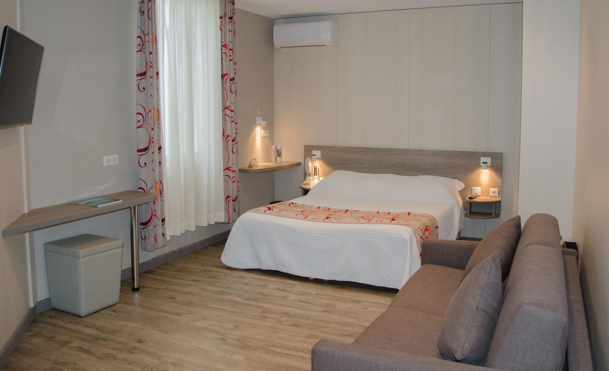 Brit Hotel Confort Le Revest Σαιντ-Μαξίμ Εξωτερικό φωτογραφία