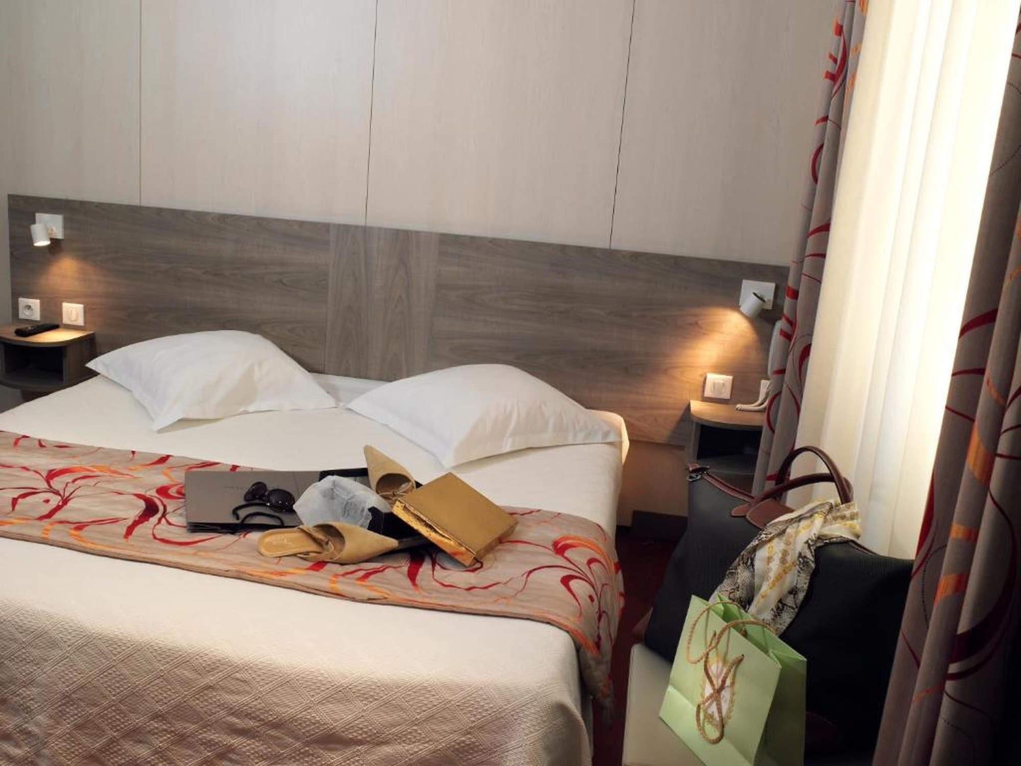 Brit Hotel Confort Le Revest Σαιντ-Μαξίμ Εξωτερικό φωτογραφία