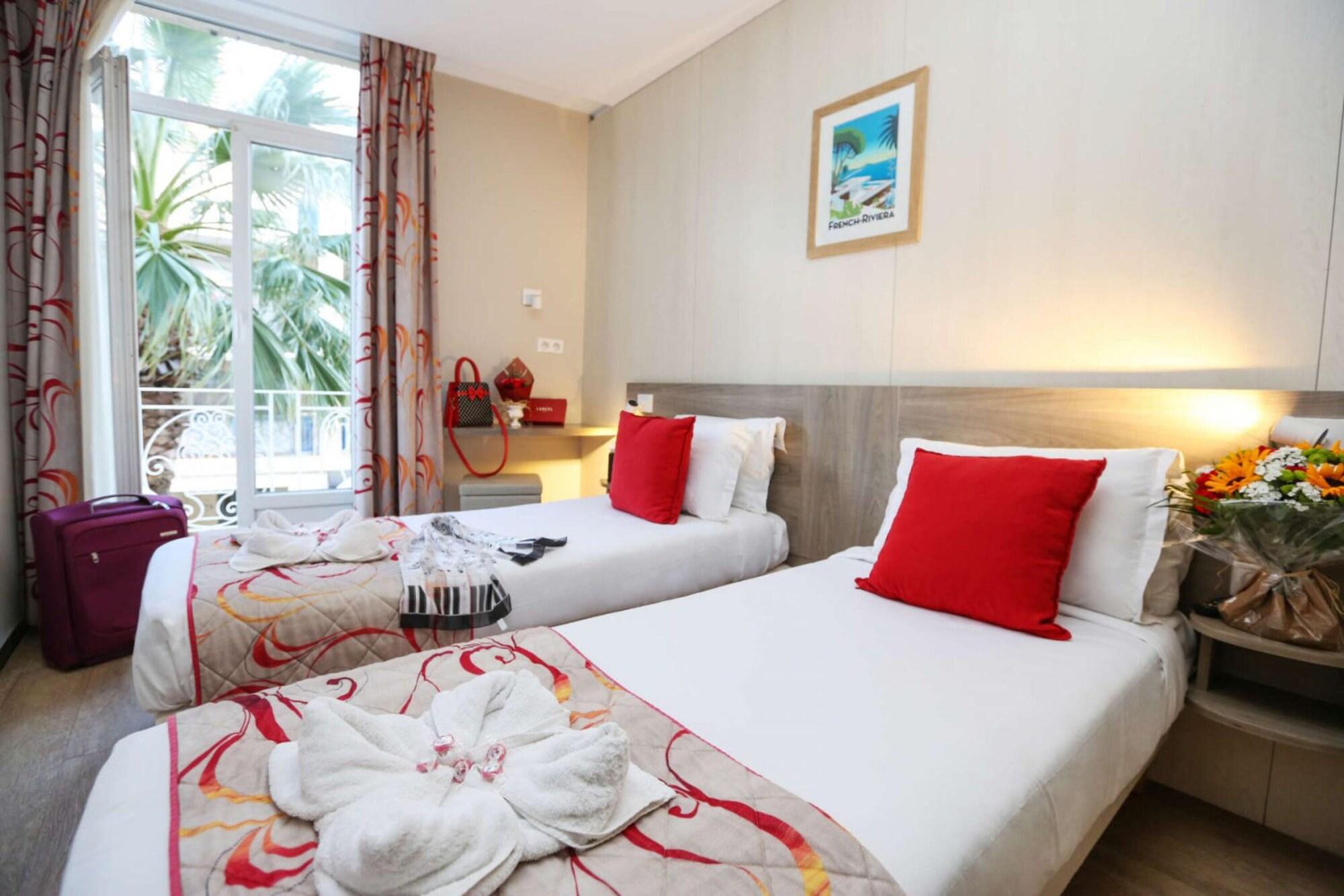 Brit Hotel Confort Le Revest Σαιντ-Μαξίμ Εξωτερικό φωτογραφία