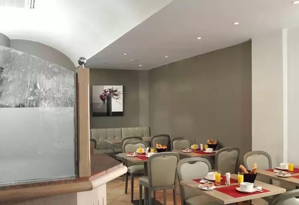 Brit Hotel Confort Le Revest Σαιντ-Μαξίμ Εξωτερικό φωτογραφία
