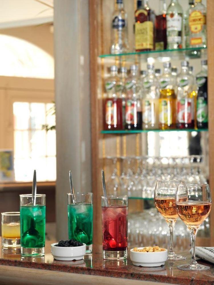 Brit Hotel Confort Le Revest Σαιντ-Μαξίμ Εξωτερικό φωτογραφία