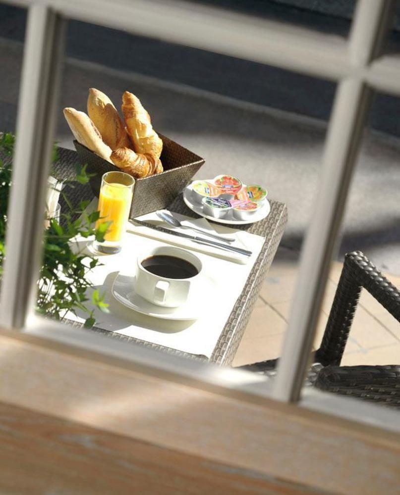 Brit Hotel Confort Le Revest Σαιντ-Μαξίμ Εξωτερικό φωτογραφία