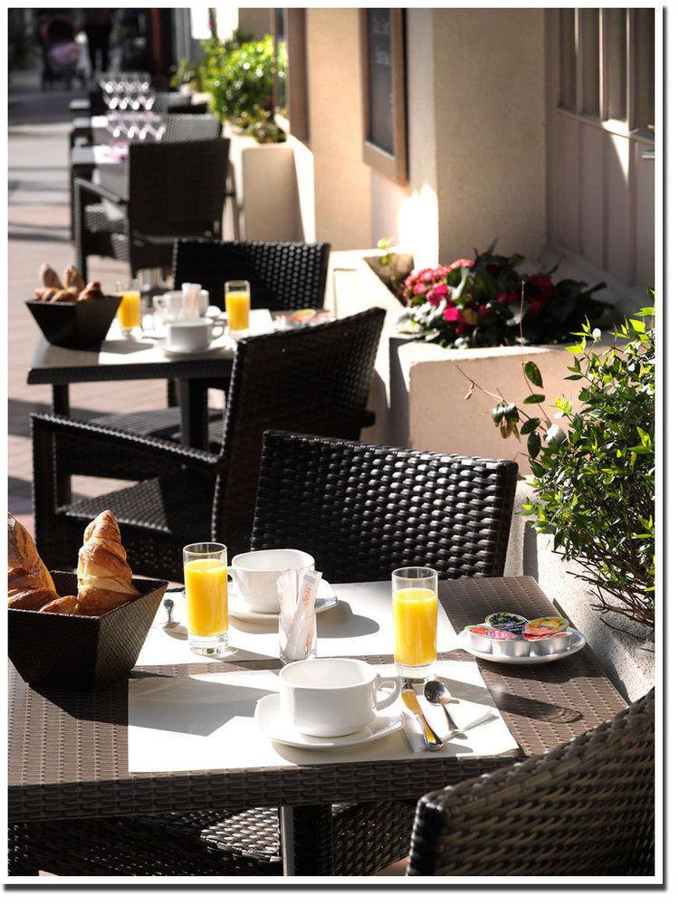Brit Hotel Confort Le Revest Σαιντ-Μαξίμ Εξωτερικό φωτογραφία