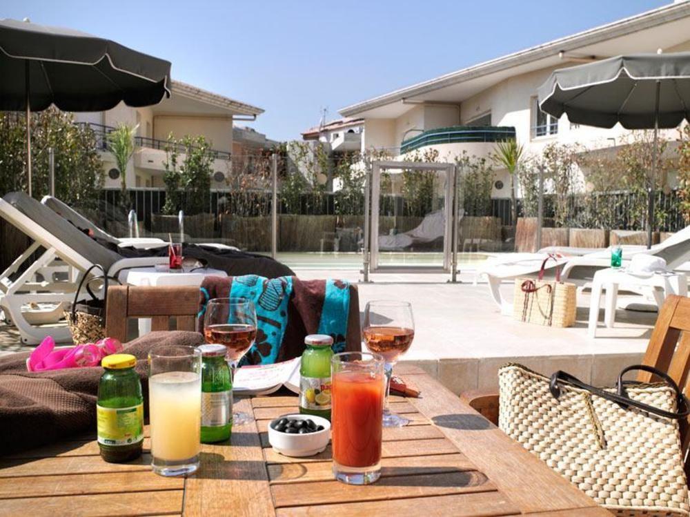 Brit Hotel Confort Le Revest Σαιντ-Μαξίμ Εξωτερικό φωτογραφία